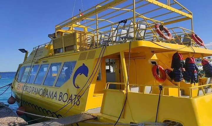 Hurghada Wonderland: Semi-Submarine Tour and Paradise Island
