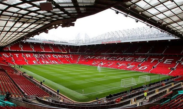 Feel the Atmosphere at the Iconic Old Trafford – Man United Live!