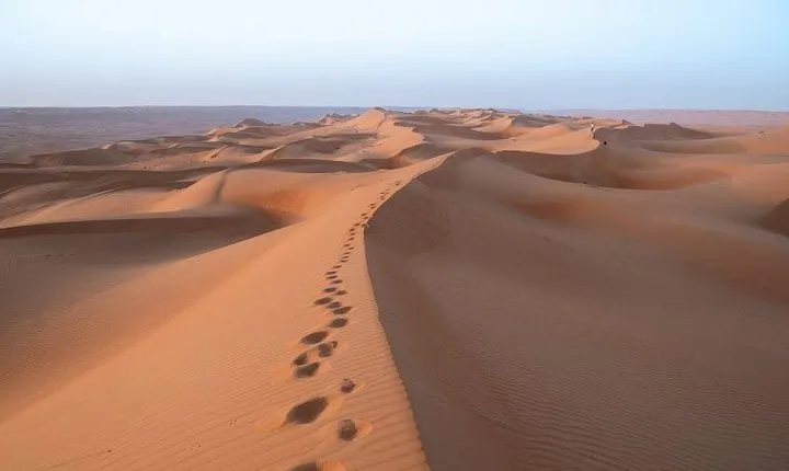 Sunset in Al Wahiba Sands. (Sunset at the desert)
