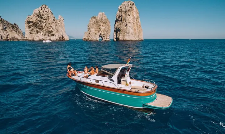 Capri Island Small Group Boat Tour from Naples