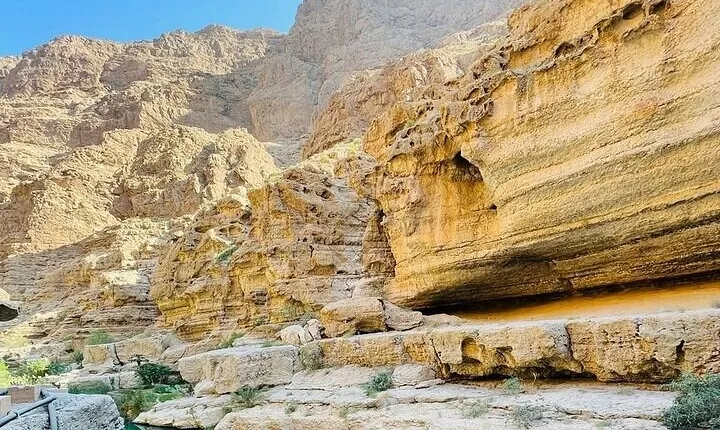 Private tour in Wadi Shab (snorkeling) & Bimmah Sinkhole