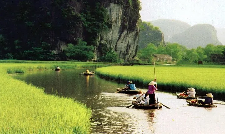 Vietnam Ancient Capital - Hoa Lu and Tam Coc Tour