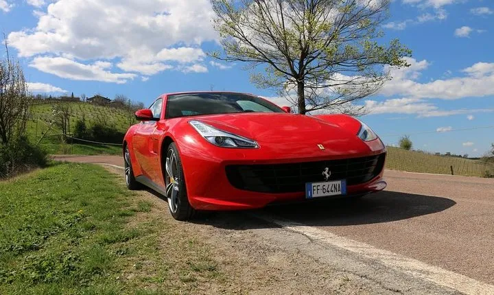 Ferrari GTC4 Lusso V12 - Driving Experience in Maranello