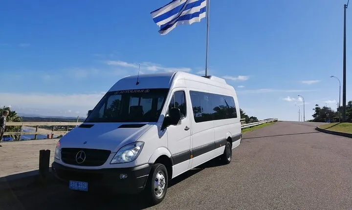 TRANSFER FROM OR TO THE AIRPORT (4 to 12 paxs)