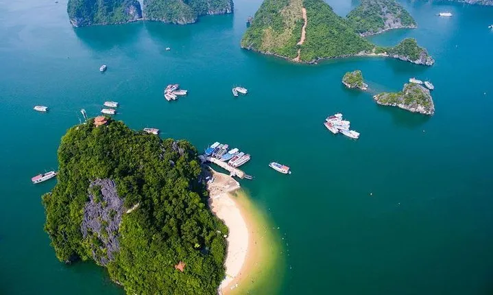 Halong Bay Full Day With Kayaking and Swimming on Titop Island