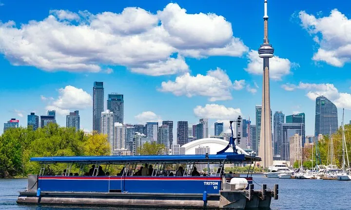 1-Hour Toronto Harbour Tour with Live Narration
