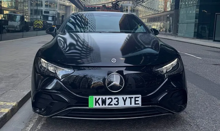 London Gatwick Airport LGW Private Transfer to London City/Hotels