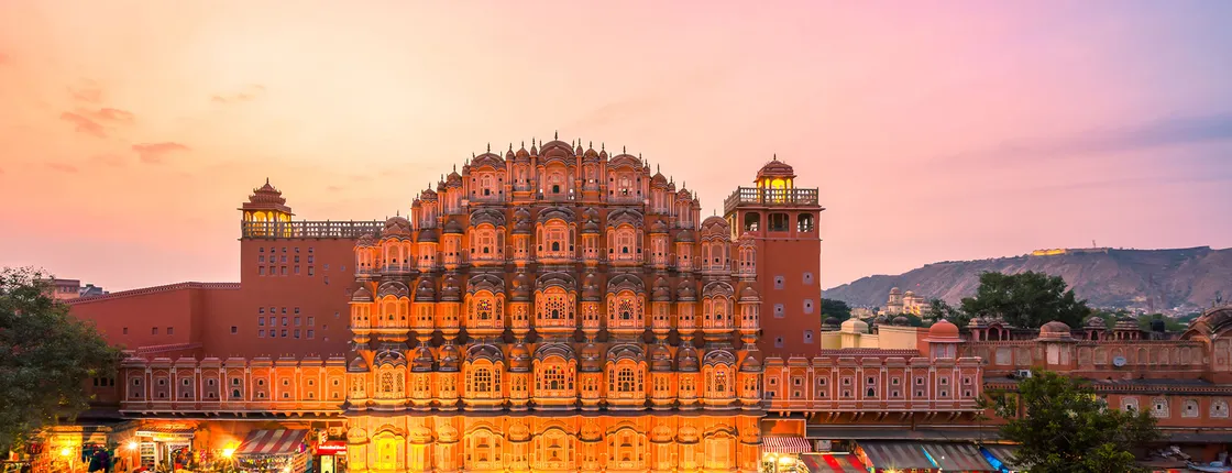 4-Days Delhi-Jaipur-Agra-Delhi Includes Hotel,Guide ,Vehicle & On Board WiFi.