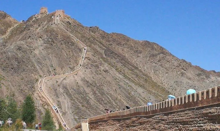 Dunhuang: Private Full-Day Tour to Jiayuguan & Xuanbi Great Wall