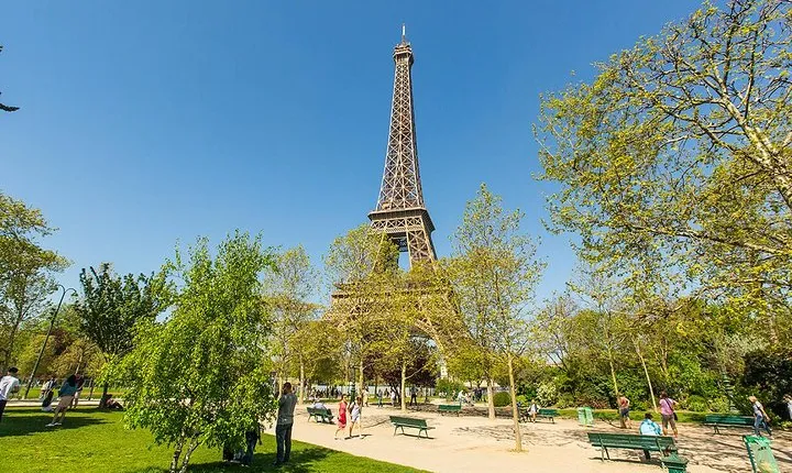 Eiffel Tower Access Tour to 2nd Floor with Summit Option by Lift