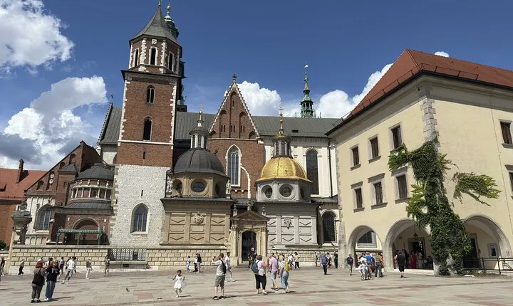 Krakow: Wawel Castle, Cathedral, Rynek Underground & Lunch
