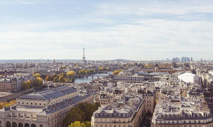 Paris in a Day VIP and Private Tour with Pick-Up and Drop-Off