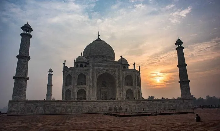 Taj Mahal and Agra Fort Sunrise to Sunset Tour from Delhi