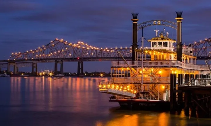 Paddlewheeler Creole Queen Jazz Dinner Cruise in New Orleans
