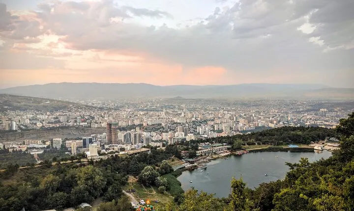 Tbilisi Lakes and Sightseeing tour