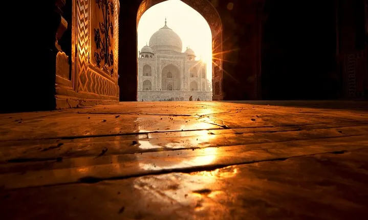 From Delhi/Agra: Taj Mahal, Agra Fort and Fatehpur Sikri Day Trip