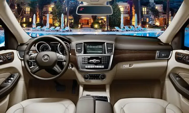 Private Transfer from Detroit (DTW) Airport to Detroit City