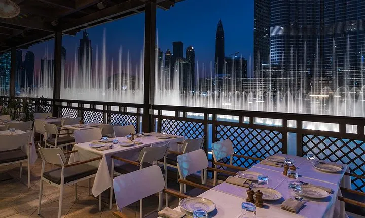 Outdoor Terrace Dining in Modern Downtown Dubai