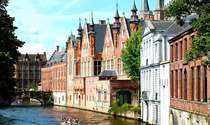 Bruges Day Tour from Paris by minivan