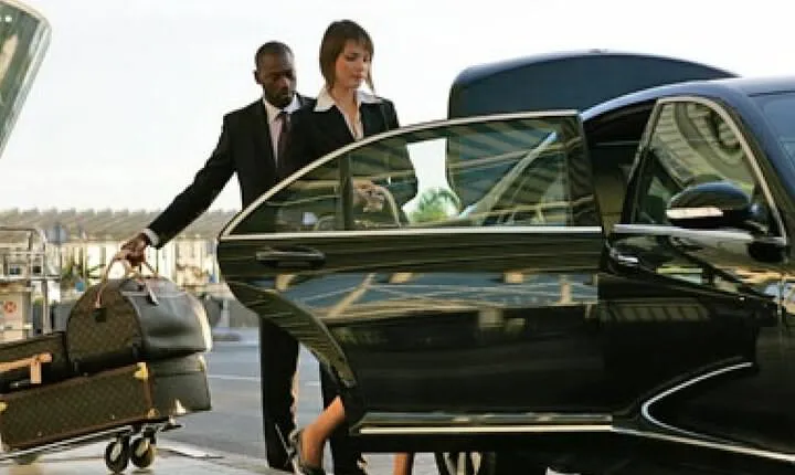 One Way Private City Transfer from Delhi to Agra
