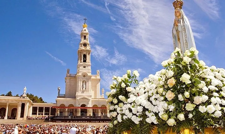 Private tour for 1 to 4 people: Fátima, Batalha, Nazaré and Óbidos