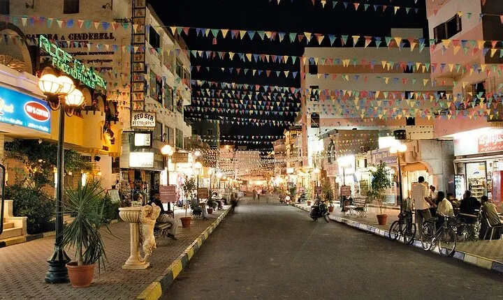 Hurghada City Private Tour and El Dahar Souq Exploration