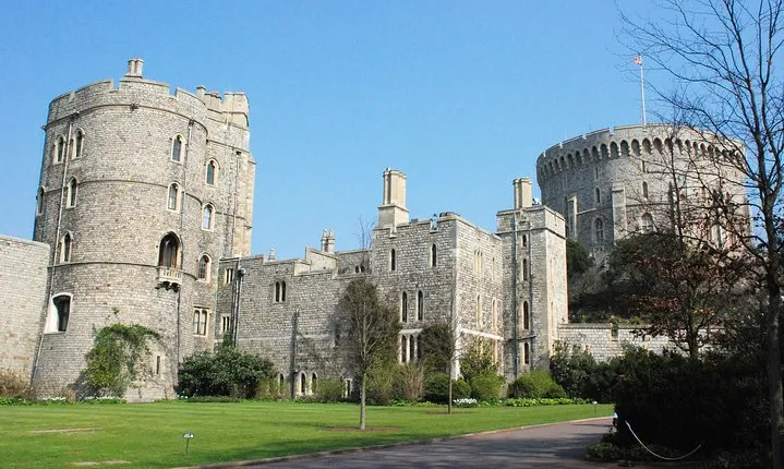 Windsor Castle & Hampton Court Palace, Private Tour Including entry pass