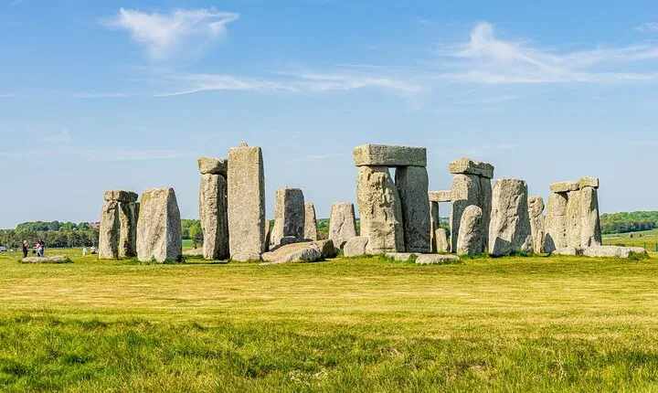 Private Full Day Tour London to Bath, Stonehenge and Cotswolds