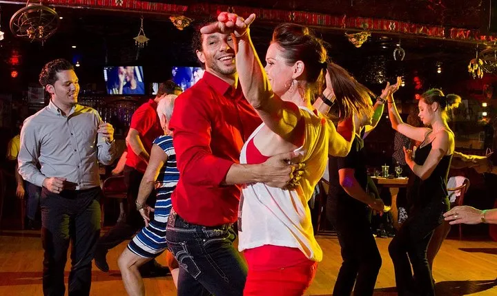 London Salsa Lovers Dance Experience