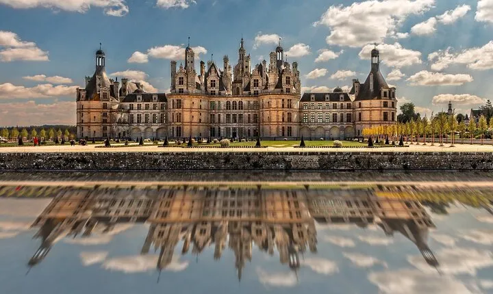 Exclusive VIP Tour in Chambord Chenonceaux and Amboise from Paris