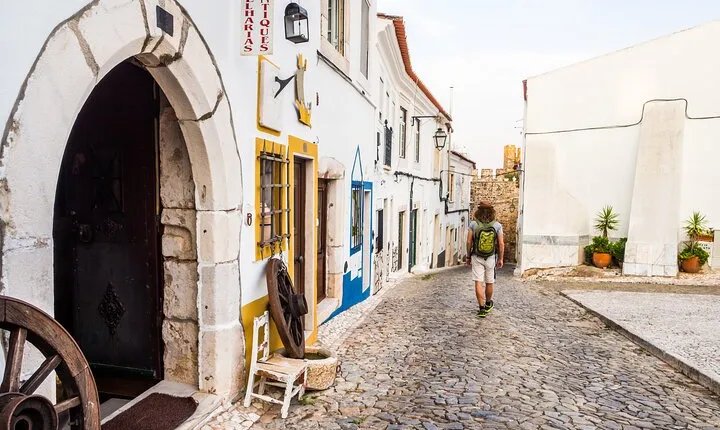 Private Full-Day Historical Tour of Medieval Évora