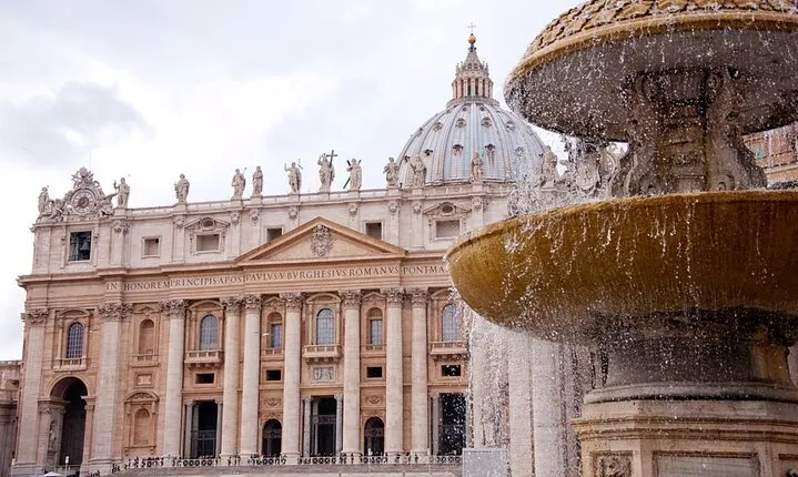 Skip The Line St.Peters Basilica & Papal Tombs Tour with Dome
