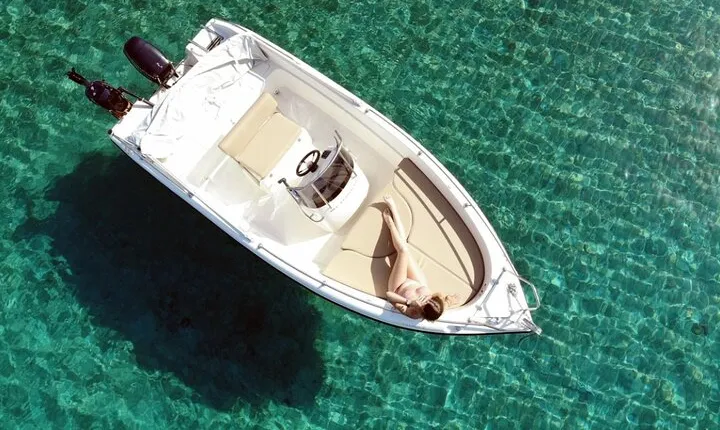 Rent a Boat Without a License in Santorini