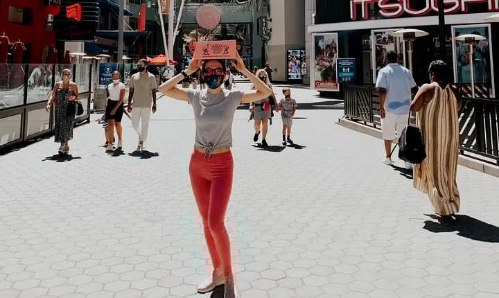 Private LA Photoshoot at Universal CityWalk Hollywood with Iconic Photo-Ops