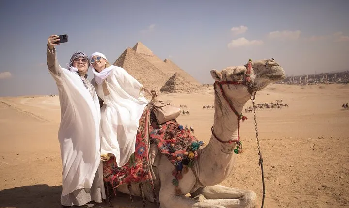 Private Half-Day Tour to Giza Pyramid ,Sphinx and Camel Ride
