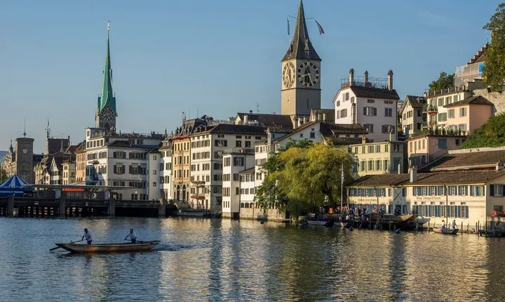 3 in 1: Zurich Walking Tour - Cruise on the Lake - Cable Car Ride to Felsenegg