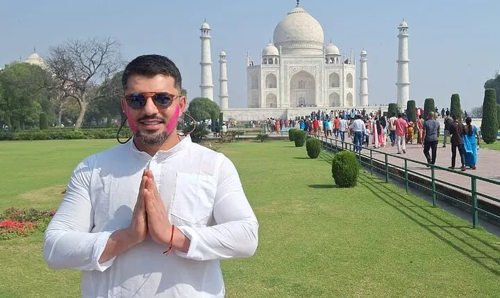 Taj Mahal Day Tour from Aerocity (Airport) Delhi