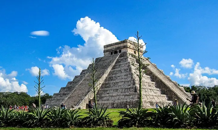 Chichen Itza & Ekbalam Tour with Cenote
