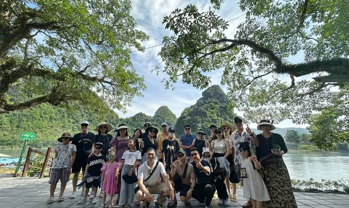Phong Nha Cave and Mooc Spring Guided Tour from Dong Hoi