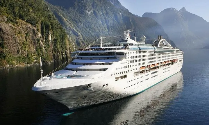 Southampton Port to LHR in an Executive Luxury Vehicle Private Transfer