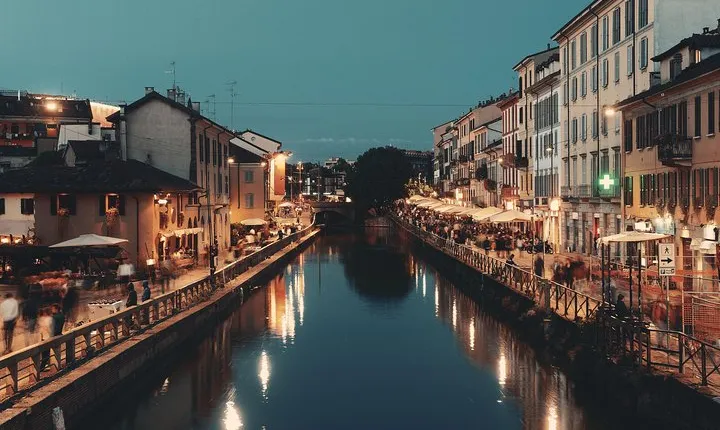 Milan Private Tour: Highlights & Hidden Gems with a Local