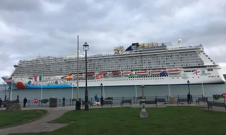 (Small Group) Shore Tour from Belfast: Giant's Causeway and Belfast Day Trip