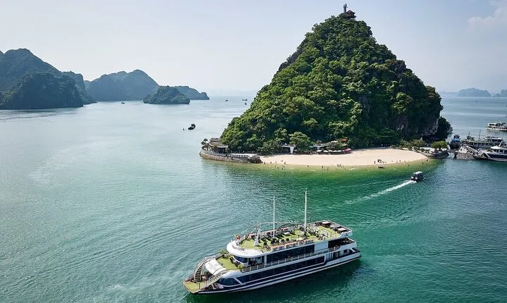 From Hanoi: Halong Bay Heritage Luxury Day Cruise & Buffet Lunch