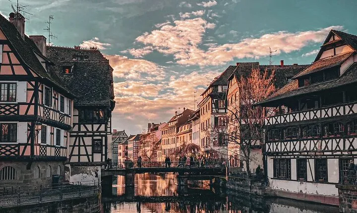 Guided Walking Tour in Strasbourg between History and Curiosities