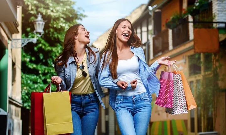Private Shopping Tour from Oslo hotels to Oslo Fashion Outlet