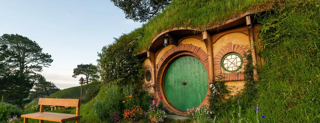 Middle earth experience - Hobbiton movie set and Glowworm cave tour