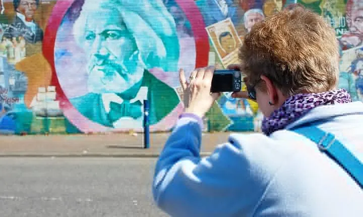 Belfast The Troubles cab tour Adventure 2hrs personal guide