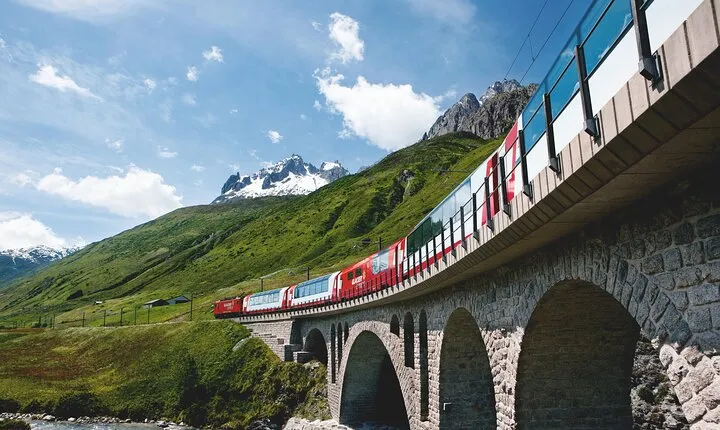 Glacier Express Swiss Alps and Lucerne Private Tour from Zurich