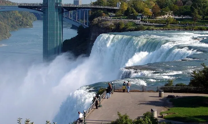 Private 2 Days Enchanting Niagara Falls Tour From New York City
