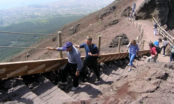 Half-Day Trip to Mt. Vesuvius from Naples
